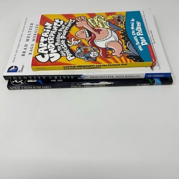 Bundle of 3 Comic Books DC and More - Picture 4 of 4